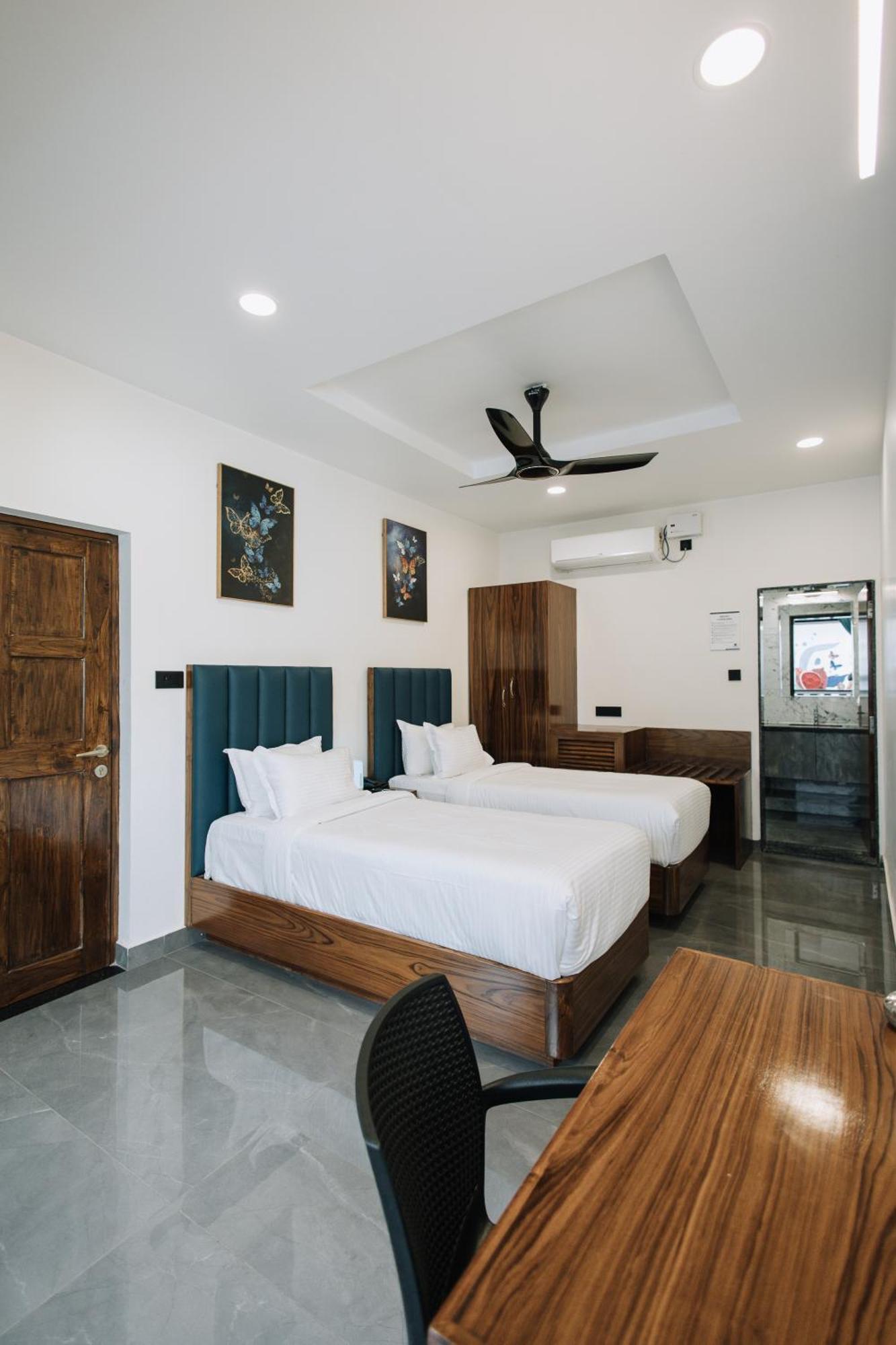 Anjuna Blue Resort Dış mekan fotoğraf