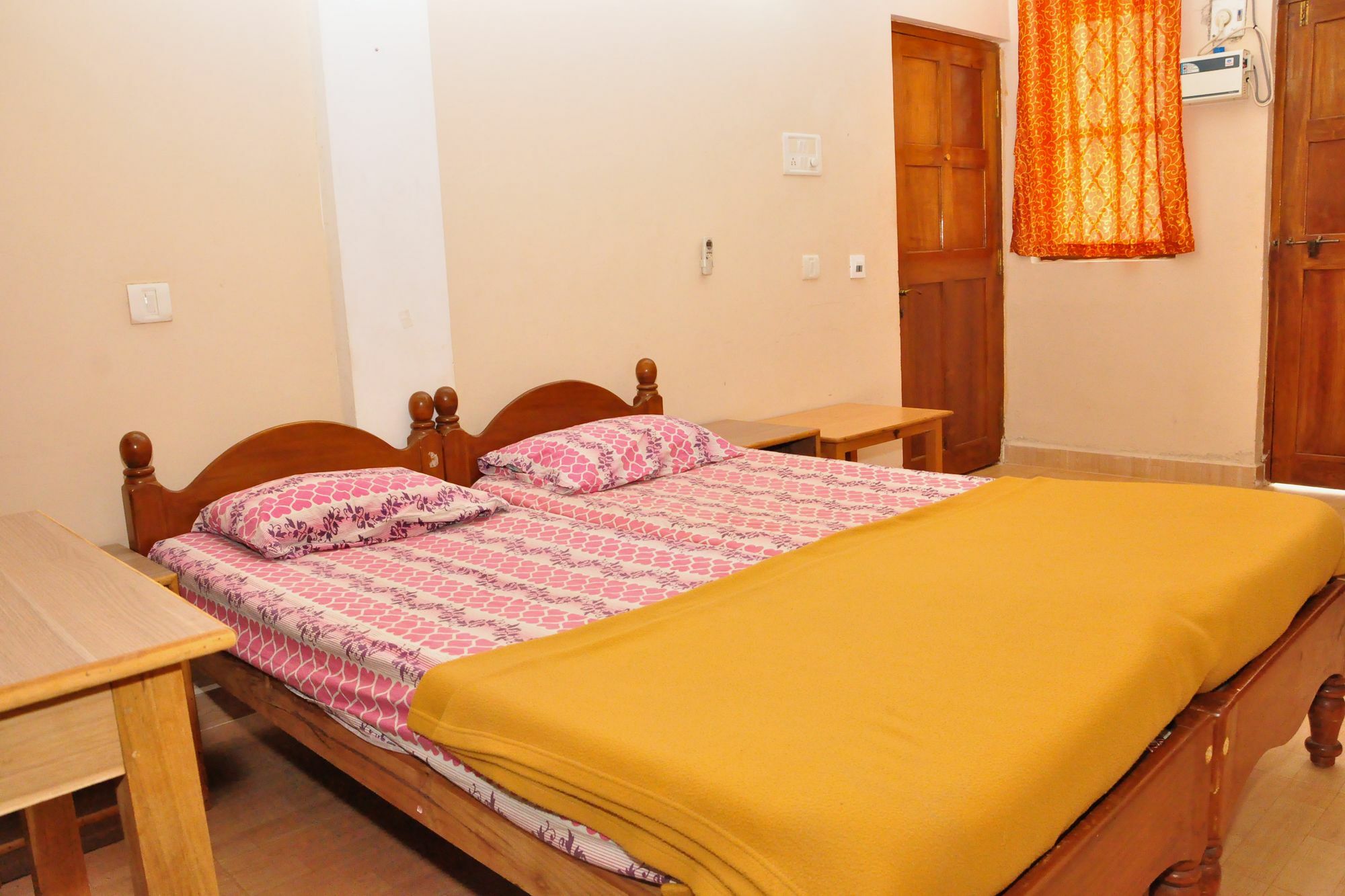 Anjuna Blue Resort Dış mekan fotoğraf